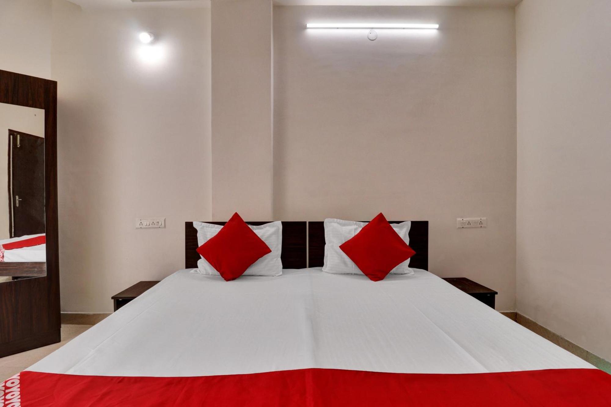 Hotel Millennium Comfort Bangalore Exterior photo
